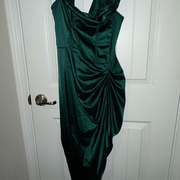 SHEIN Dark Green Asymmetrical Dress - Picture 2 of 6